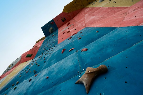 Guide ultime : choisir des prises escalade sur holds.fr